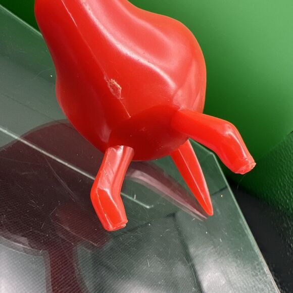 Fun Vintage KIWI BIRD red Plastic egg cupHong Kong - Picture 8 of 8